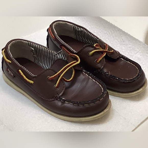 OshKosh B'gosh Other - 🙂Oshkosh B, gosh, leather shoes well made. Bundle Deals!